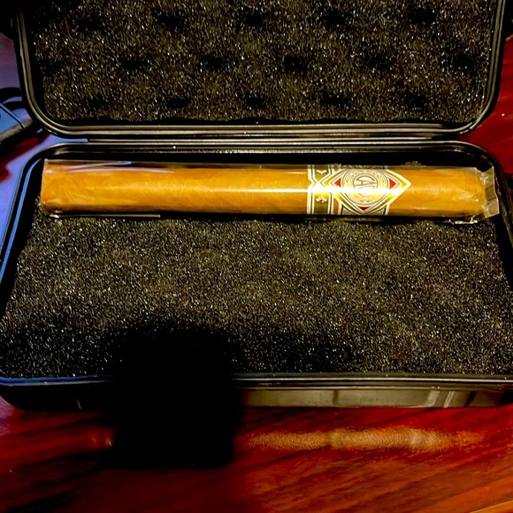 Beginner Cigar Gift Set (cigar not included) - Picture 3 of 4